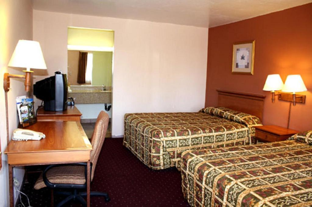 Escondido Lodge Hotel
