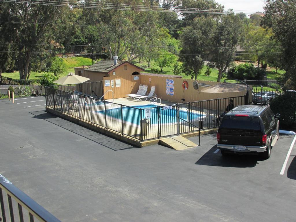 Escondido Lodge Hotel 2*